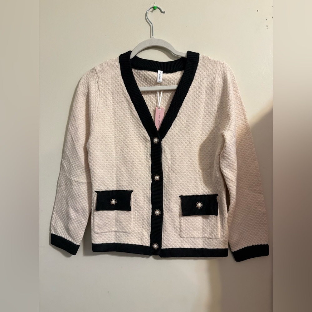 Casly Lamiit Women's Small Cardigan‎ Sweater Pearl Button pockets cream black